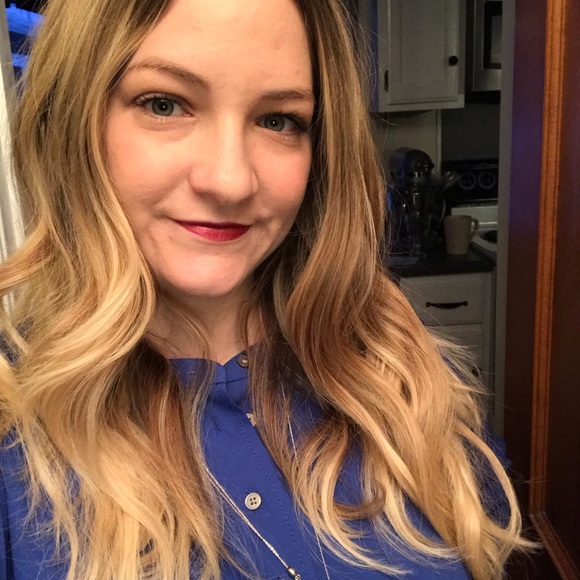 Meet your Posher, Danielle - Picture 4 of 5